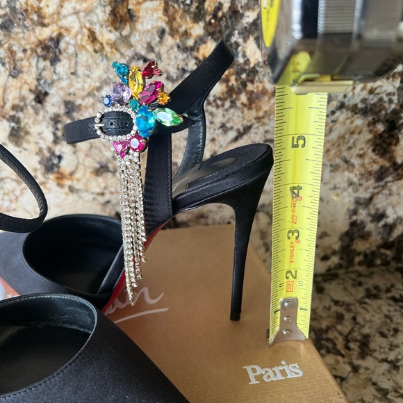 Christian Louboutin Black Embellished Heels
Goldina Rain 100 - Picture 3 of 11